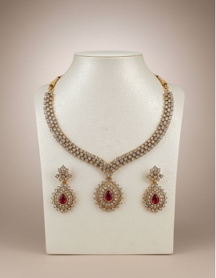 Twinkling white and red stone jewellery set